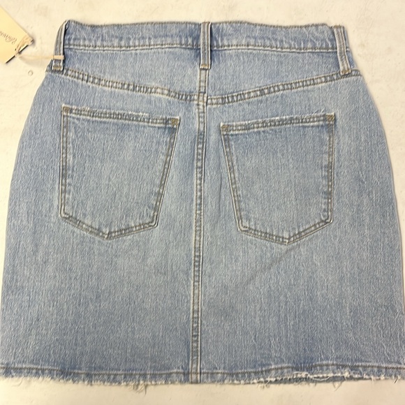 New! Women's High-Rise Denim Mini Skirt - Universal Thread -Light Wash -6 - Picture 5 of 8
